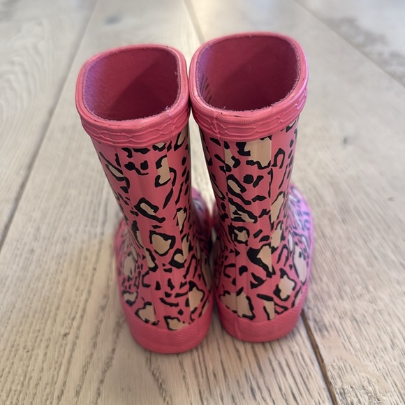 Youth Girl's Hunter First Classic Leopard Print Rain Boots Pink lil girl UK 4. - Picture 2 of 6